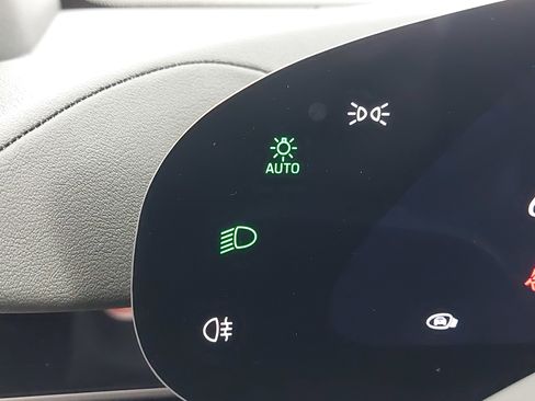 Used 2023 Porsche Taycan w/ Premium Package image 28