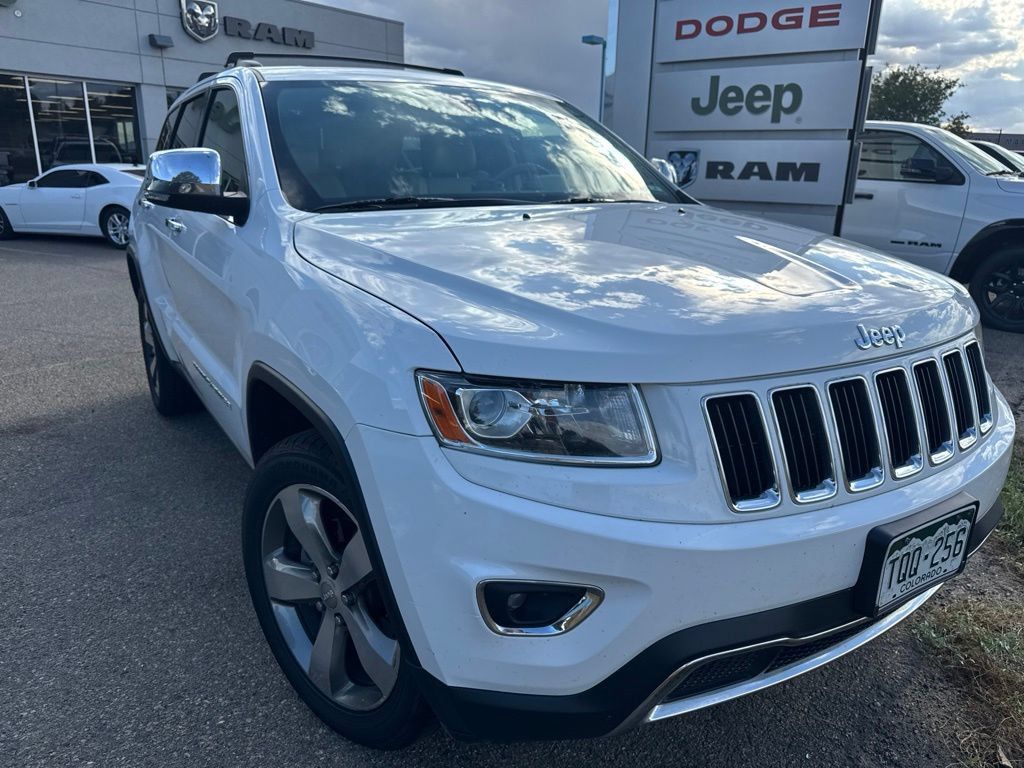 Used 2014 Jeep Grand Cherokee Limited w/ Trailer Tow Group IV AWD/4WD image 3