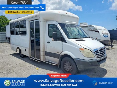 Used 2013 Freightliner Sprinter 3500 RWD image 5