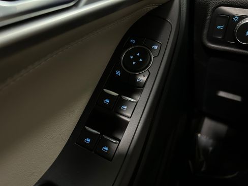 Used 2020 Ford Explorer Limited image 25