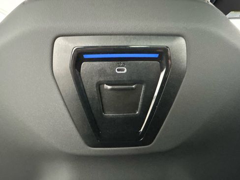 Used 2025 BMW 530i xDrive w/ Premium Package image 76