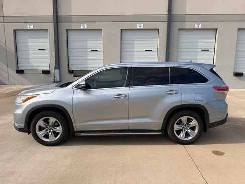 Used 2016 Toyota Highlander Limited Platinum image 5
