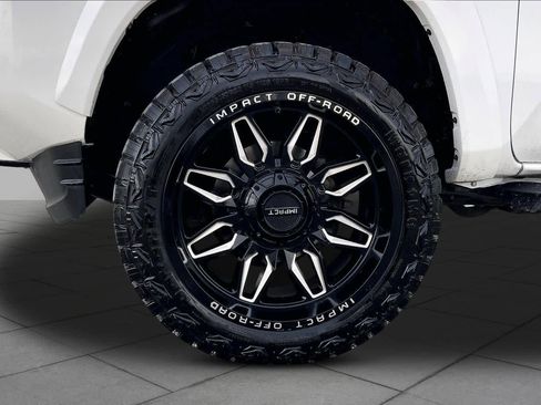 Used 2020 Toyota Tacoma SR5 image 11