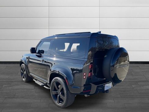 Used 2023 Land Rover Defender 90 X-Dynamic SE image 3