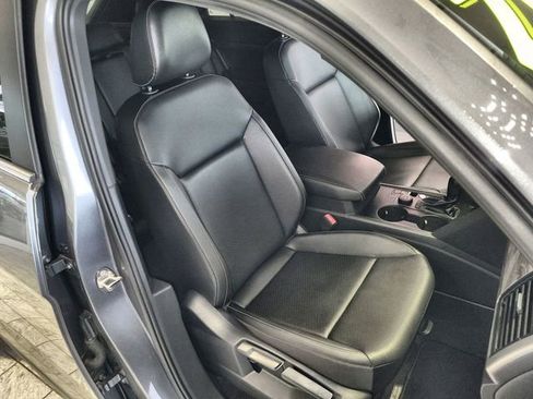 Used 2020 Volkswagen Atlas Cross Sport SE image 24