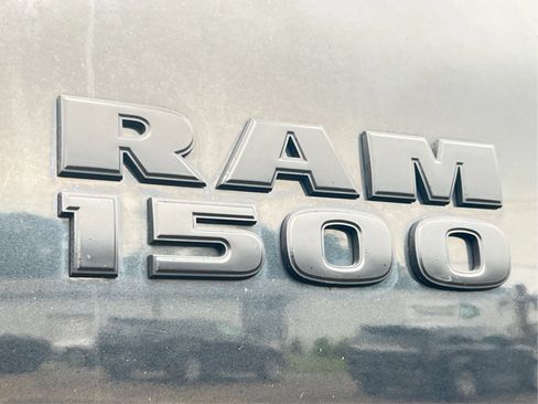Used 2018 RAM 1500 Express w/ Black Ram 1500 Express Group AWD/4WD image 28