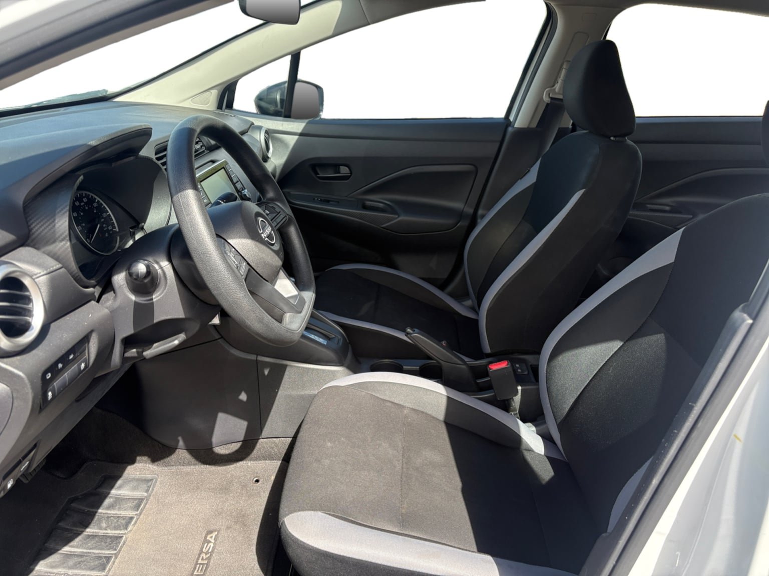 Used 2025 Nissan Versa S FWD image 10