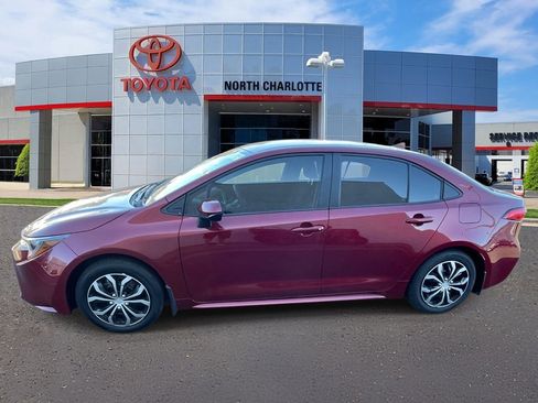 Used 2025 Toyota Corolla LE image 6