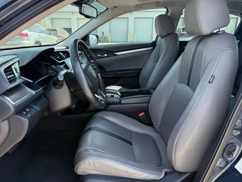 Used 2017 Honda Civic Touring image 2