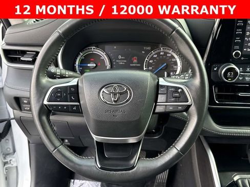 Used 2022 Toyota Highlander XLE image 19