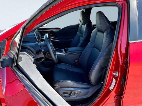 Used 2024 Subaru Solterra Limited image 3