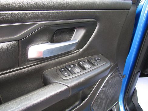 Used 2022 RAM 1500 Tradesman w/ SXT Appearance Group AWD/4WD image 9