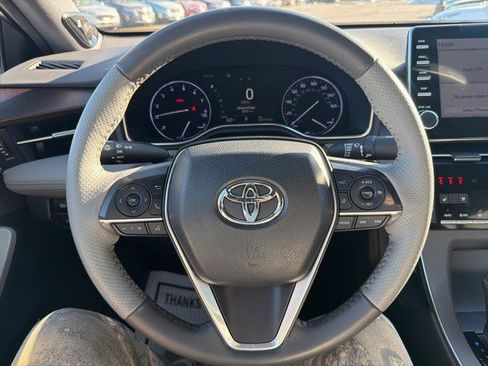 Used 2019 Toyota Avalon Limited image 22