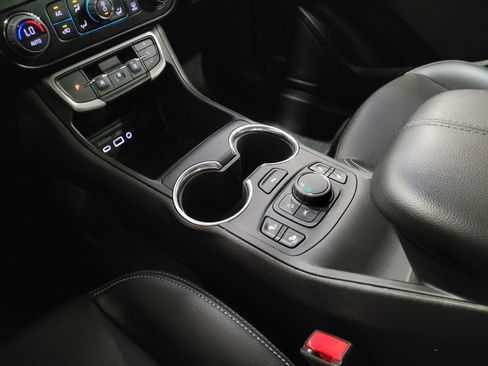 Used 2023 GMC Terrain SLT w/ Infotainment Package II FWD image 26