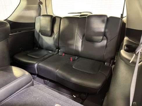 Used 2017 INFINITI QX80 2WD w/ Driver Assistance Package image 12