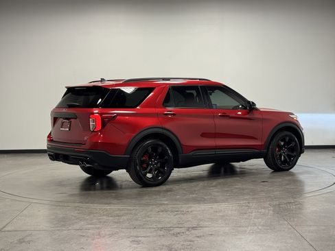 Used 2023 Ford Explorer ST w/ Equipment Group 401A image 8