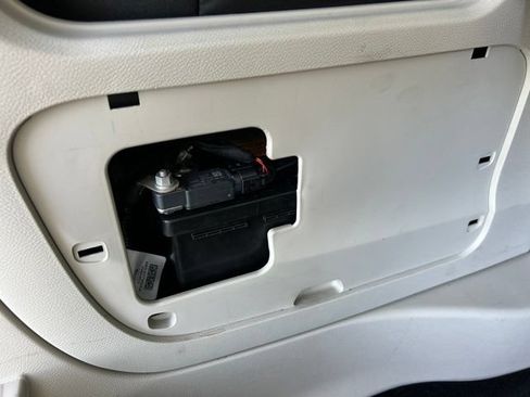 Used 2024 Chrysler Pacifica Limited FWD image 48