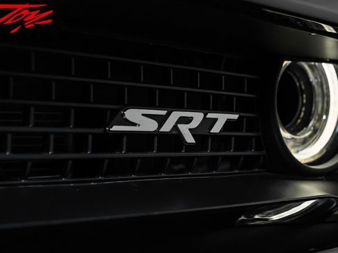 Used 2015 Dodge Challenger SRT Hellcat RWD image 9