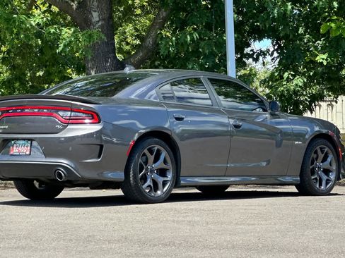 Used 2019 Dodge Charger R/T w/ Driver Confidence Group RWD image 2