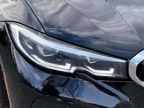 Used 2021 BMW 330i Sedan w/ M Sport Package image 29