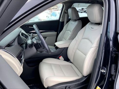 Used 2023 Cadillac XT4 Luxury w/ Cold Weather Package image 25