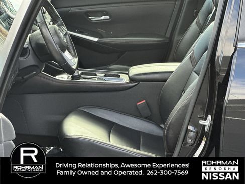 Used 2020 Nissan Sentra SR w/ Premium Package FWD image 3
