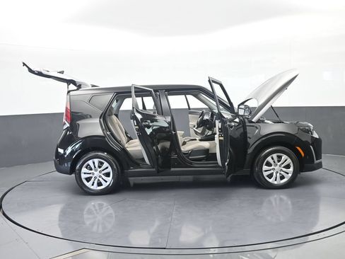 Used 2023 Kia Soul LX FWD image 60