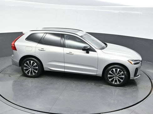 Used 2025 Volvo XC60 B5 Plus AWD/4WD image 37