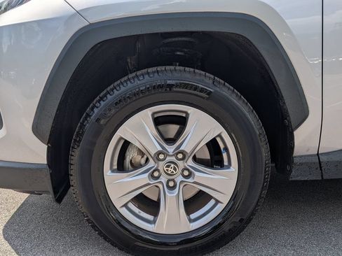 Used 2022 Toyota RAV4 XLE w/ Convenience Package FWD image 6