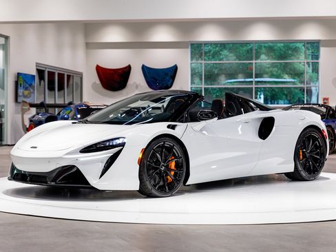 New 2026 McLaren Artura Spider RWD image 2