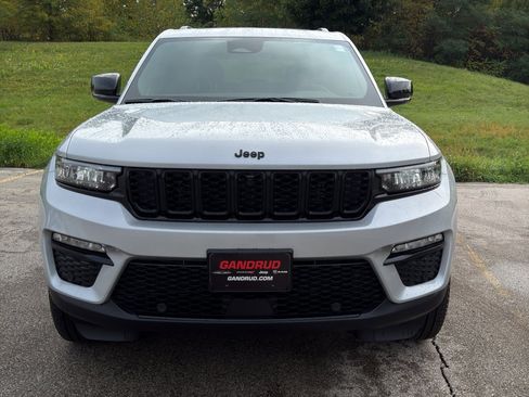 New 2025 Jeep Grand Cherokee Limited w/ Luxury Tech Group II AWD/4WD image 3
