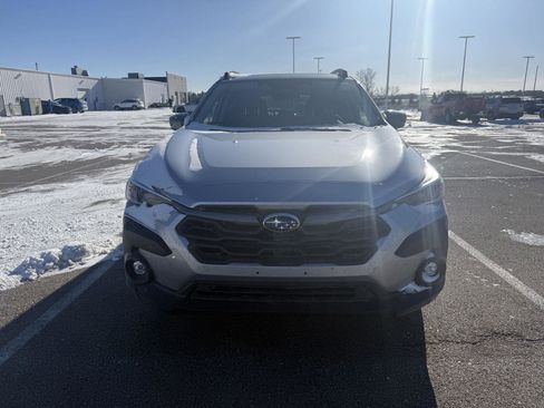 Used 2025 Subaru Crosstrek 2.0i Premium image 2