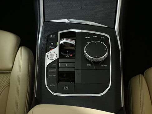 New 2026 BMW 330i xDrive Sedan w/ Convenience Package image 25