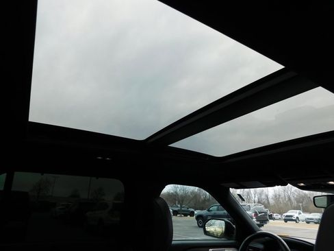 Used 2022 Ford Explorer ST w/ Equipment Group 401A image 6