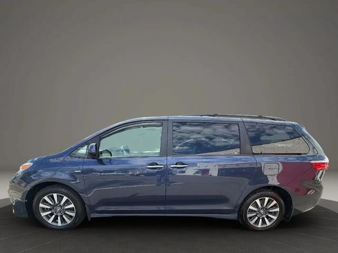 Used 2018 Toyota Sienna XLE AWD/4WD image 8