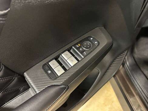 Used 2022 Mitsubishi Outlander SEL image 11