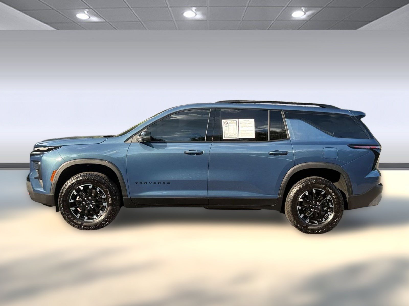 Used 2025 Chevrolet Traverse Z71 w/ Driver Confidence Package AWD/4WD image 2