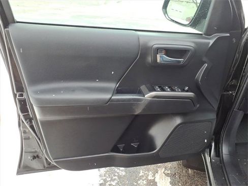 Used 2023 Toyota Tacoma TRD Sport image 7