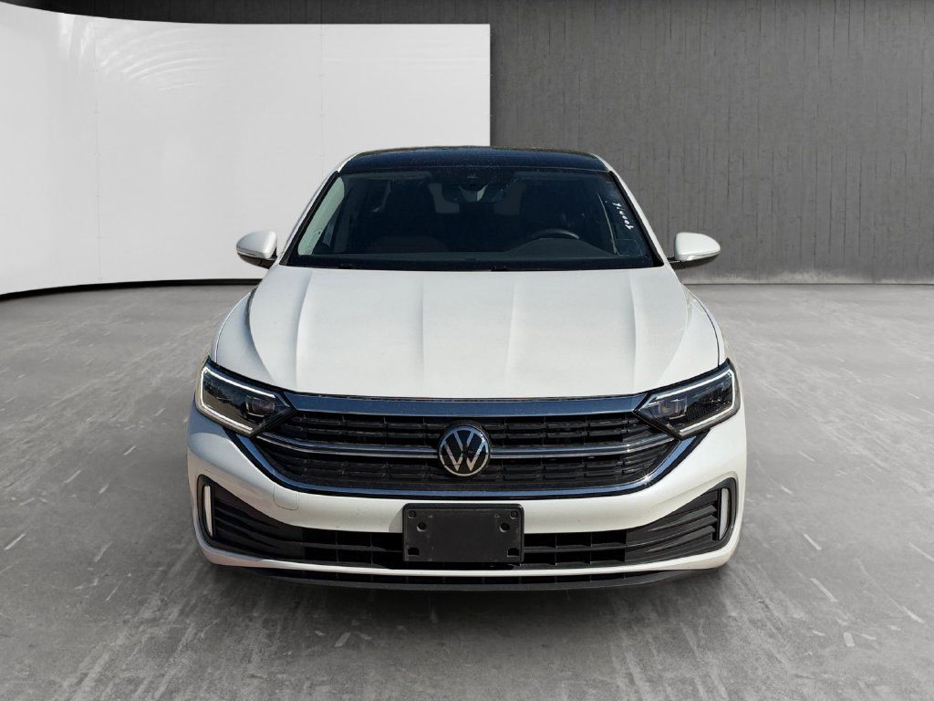 Used 2024 Volkswagen Jetta SEL FWD image 8