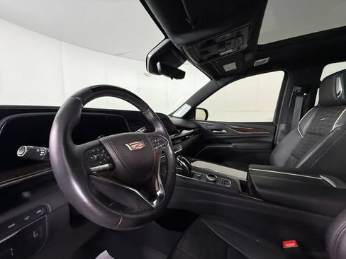 Certified 2024 Cadillac Escalade Sport Platinum w/ LPO, ONYX Package AWD/4WD image 18