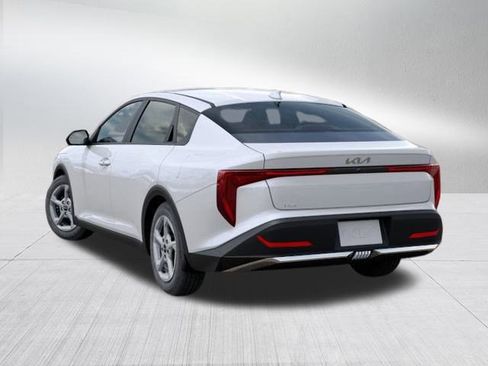 New 2025 Kia K4 LXS image 4