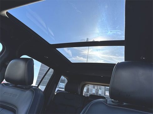 Used 2023 Jeep Grand Cherokee Overland image 19