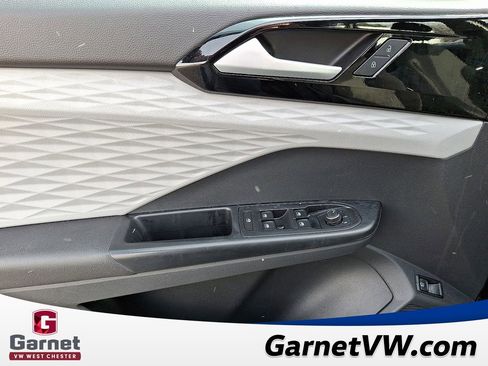 Used 2023 Volkswagen Taos S image 40