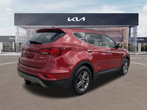 Used 2017 Hyundai Santa Fe Sport image 4