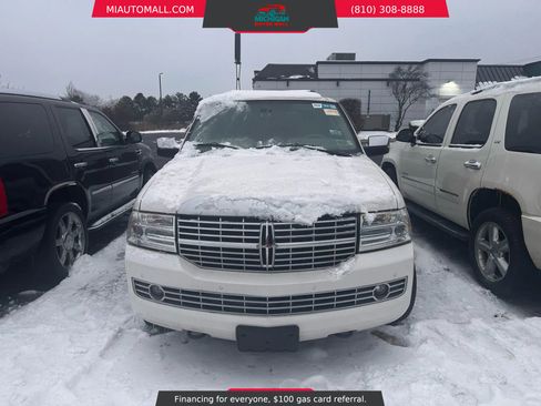 Used 2012 Lincoln Navigator 4WD image 2