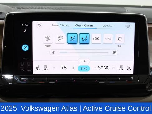 Used 2025 Volkswagen Atlas SE AWD/4WD image 20