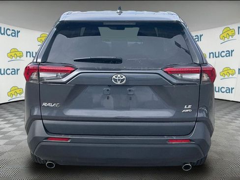 Used 2023 Toyota RAV4 LE AWD/4WD image 3