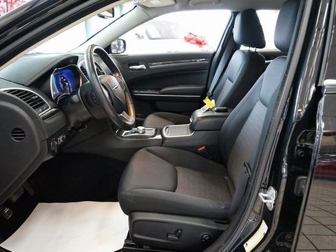 Used 2021 Chrysler 300 Touring w/ Sport Appearance Package image 24