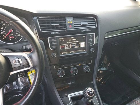 Used 2016 Volkswagen Golf S image 22