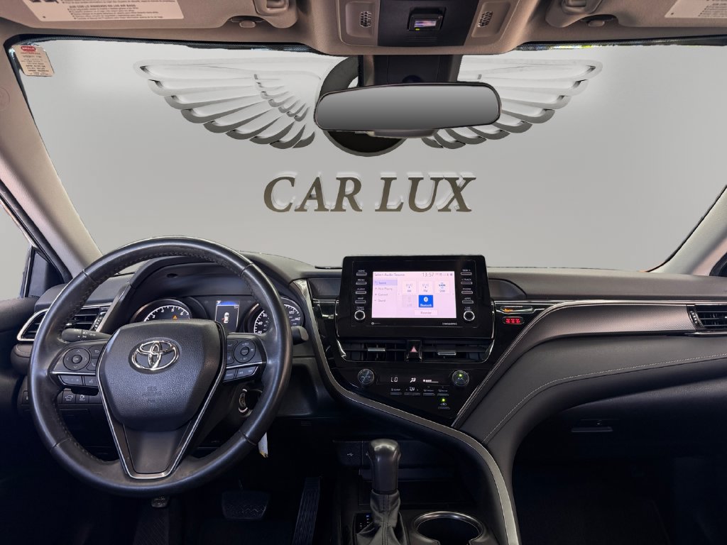 Used 2021 Toyota Camry SE FWD image 11